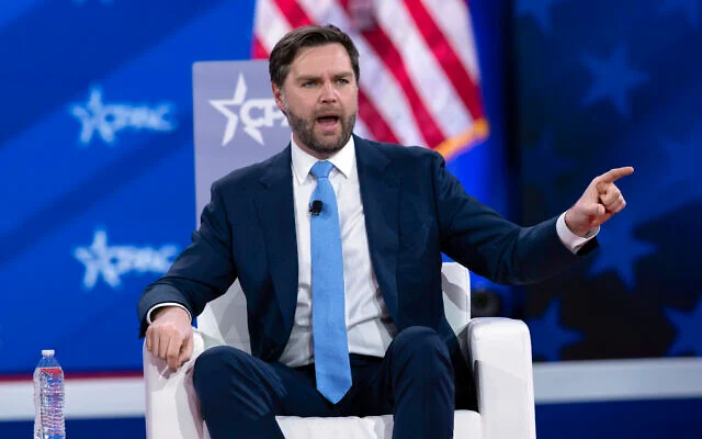 Le vice-président américain JD Vance s'exprimant lors de la Conférence d'action politique conservatrice (CPAC) 2025, au National Harbor, à Oxon Hill, dans le Maryland, le 20 février 2025. (Crédit : Jose Luis Magana/AP) Le vice-président américain JD Vance s'exprimant lors de la Conférence d'action politique conservatrice (CPAC) 2025, au National Harbor, à Oxon Hill, dans le Maryland, le 20 février 2025. (Crédit : Jose Luis Magana/AP)