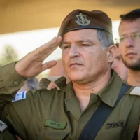 Le général de division David Zini, commandant du corps de formation et de l’état-major général de Tsahal, lors d’une cérémonie de passation de pouvoirs au quartier général du Commandement du centre, à Jérusalem, le 8 juillet 2024. (Crédit : Oren Ben Hakoon/Flash90)