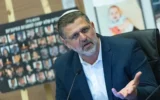 Le député du Likud Avihai Boaron s'exprime lors d'une réunion de la commission de l'Éducation, de la culture et des sports de la Knesset, le 19 février 2025. (Crédit : Yonatan Sindel/Flash90)