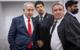 Le Premier ministre Benjamin Netanyahu arrive au tribunal de Tel Aviv le 12 mai 2025. (Crédit : Miriam Alster/Flash90)