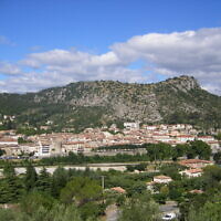 Le village d'Anduze. (Crédit : Szeder László — Travail personnel, CC BY-SA 4.0)