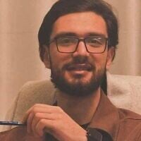 Mohammad Hadi Saleh, chanteur libanais proche du Hezbollah, accusé d'espionnage pour le compte d'Israël, sur une photo non datée circulant sur les réseaux sociaux. (Crédit : X / InfoSudLiban / utilisée conformément à l'article 27a de la loi sur le droit d'auteur)
