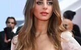 Mia Schem sur le tapis rouge lors de la cérémonie de clôture du Festival de Cannes, l 24 mai 2025. (Capture d'écran : X)