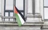 Le drapeau palestinien flottant sur l'hôtel de ville de Providence, dans le Rhode Island, le 16 mai 2025. (Crédit : Capture d'écran/X)