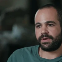 L'otage libéré Yarden Bibas parle à la chaîne d'information N12 lors d'une interview, le 20 mai 2025. (Capture d'écran: N12)