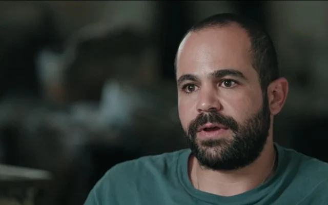 L'otage libéré Yarden Bibas parle à la chaîne d'information N12 lors d'une interview, le 20 mai 2025. (Capture d'écran: N12)