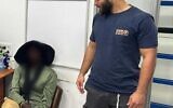 Une militante britannique interrogée par la police, sur une photo publiée le 13 mai 2025. (Crédit : Porte-parole de la police)