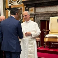 Photo d'illustration : David Michaels, directeur des Affaires de  l'ONU et des affaires intercommunautaires au Bnai Brith International, rencontre le pape Léon XIV lors d'une audience spéciale pour les chefs religieux au Vatican, le 19 mai 2025. (Autorisation)