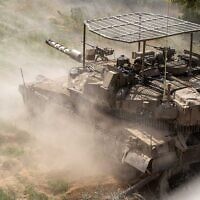 Des soldats de l'armée israélienne opérant dans la bande de Gaza, sur une photo publiée le 18 avril 2025. (Crédit : Armée israélienne)