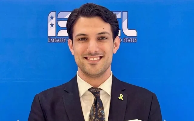 Yaron Lischinsky, 28 ans, employé de l'ambassade d'Israël aux États-Unis, tué lors d'une fusillade à Washington, DC, le 21 mai 2025, sur une photo non datée. (Crédit : Instagram)