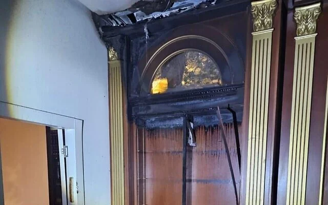 Dégâts occasionnés à la synagogue Or Habib, à Jérusalem, suite à un incendie criminel, le 8 juin 2025. (Police israélienne) Dégâts occasionnés à la synagogue Or Habib, à Jérusalem, suite à un incendie criminel, le 8 juin 2025. (Police israélienne)