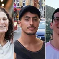 De gauche à droite : Ofra Keidar, Jonathan Samerano, et le sergent-chef Shay Levinson. (Crédit : Autorisation)