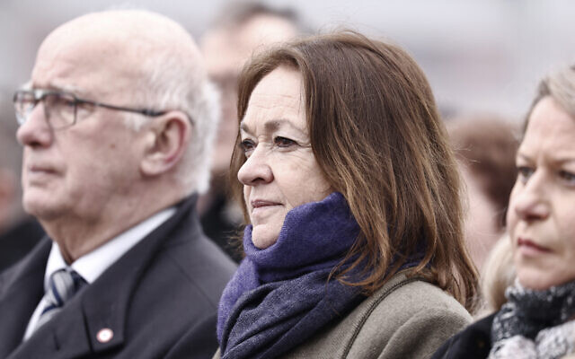 Caroline Parmentier, députée du Rassemblement national (RN), assiste à une cérémonie d'hommage à l'occasion de la Journée nationale d'hommage aux victimes du terrorisme, à la citadelle d'Arras, dans le nord de la France, le 11 mars 2024. C'est la première fois que la cérémonie se déroule hors de Paris, cette année dans la ville où un enseignant a été tué il y a cinq mois par un ancien élève radicalisé, alors que le président français préside habituellement cet hommage aux Invalides. (Photo de Sameer Al-Doumy / POOL / AFP) Caroline Parmentier, députée du Rassemblement national (RN), assiste à une cérémonie d'hommage à l'occasion de la Journée nationale d'hommage aux victimes du terrorisme, à la citadelle d'Arras, dans le nord de la France, le 11 mars 2024. C'est la première fois que la cérémonie se déroule hors de Paris, cette année dans la ville où un enseignant a été tué il y a cinq mois par un ancien élève radicalisé, alors que le président français préside habituellement cet hommage aux Invalides. (Photo de Sameer Al-Doumy / POOL / AFP)