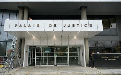 L'entrée du tribunal de Nanterre, le 30 janvier 2025. (Crédit : Bertrand GUAY / AFP)