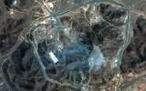 Cette image satellite fournie par Maxar Technologies, prise le 22 juin 2025, donne à voir l'usine d'enrichissement de combustible de Fordo, en Iran, au nord-est de la ville de Qom, suite aux bombardements américains. (Image satellite ©2025 Maxar Technologies / AFP)