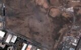 Cette image satellite fournie par Maxar Technologies et prise le 22 juin 2025 montre un cratère après les frappes américaines sur le site d'enrichissement nucléaire iranien de Natanz, dans le centre de l'Iran. (Crédit : Image satellite ©2025 Maxar Technologies / AFP)
