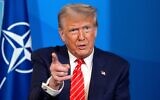 Le président américain Donald Trump s'exprimant lors d'une réunion avec le secrétaire général de l'OTAN Mark Rutte lors du sommet de l'OTAN, à La Haye, aux Pays-Bas, le 25 juin 2025. (Crédit : Alex Brandon/AP)