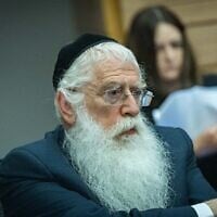 Le ministre des Affaires de Jérusalem, Meïr Porush, assistant à une réunion de la commission des Finances de la Knesset, le 12 mai 2025. (Crédit : Yonatan Sindel/Flash90)