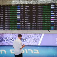L'aéroport Ben Gurion, près de Tel Aviv, presque désert après l'annulation de tous les vols suite à l'attaque israélienne contre l'Iran, le 13 juin 2025. (Crédit : Roy Alima/Flash90)