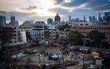 Lieu d'impact d'un missile balistique tiré depuis l’Iran à Tel Aviv, le 16 juin 2025. (Erik Plastik/Flash90)