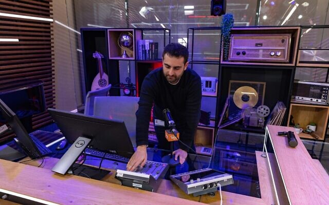 Les bureaux et studios de l’Autorité de radiodiffusion d’Israël (Israeli Public Broadcasting Corporation ou IPBC), à Jérusalem, le 31 janvier 2023. (Crédit : Olivier Fitoussi/Flash90)