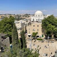 Le dôme blanc de la synagogue restaurée Tiferet Yisrael, dans la vieille ville de Jérusalem, le 3 juin 2025. (Rossella Tercatin/Times of Israel)