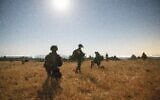 Des soldats de la brigade Alexandroni opérant dans le sud de la Syrie, sur une photo publiée le 29 juin 2025. (Crédit : Armée israélienne)