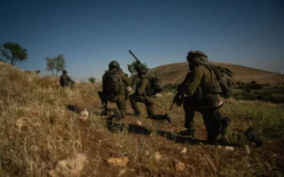 Des soldats de la brigade Alexandroni en opération  dans le village syrien de Beit Jinn, le 12 juin 2025 en tout début de matinée. (Crédit : Tsahal)