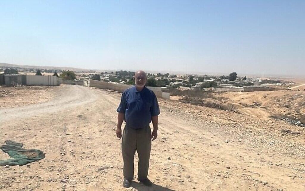 Attia Alasam, chef du Conseil régional des villages bédouins non reconnus, à Abu Talool, juin 2025. (Autorisation)