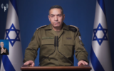 Le porte-parole de l'armée israélienne, le brigadier général Effie Defrin, s'exprime lors d'une conférence de presse, aux quartiers généraux de l'armée de la Kirya, à Tel Aviv, le 6 juin 2025. (Crédit : Armée israélienne)