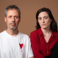 Itay Mautner et Michal Vaknin, les directeurs artistiques du Festival d'Israël, qui se tiendra cette année du 16 juillet au 14 août (Crédit : Yair Meyuhas)