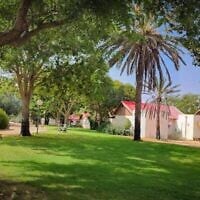 Des maisons dans le kibboutz Sufa, dans la zone de "l'enveloppe de Gaza". (Crédit : Autorisation)