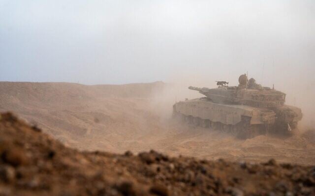 Des soldats en opération dans la bande de Gaza, une photo diffusée le 4 juillet 2025. (Crédit : Armée israélienne) Des soldats en opération dans la bande de Gaza, une photo diffusée le 4 juillet 2025. (Crédit : Armée israélienne)