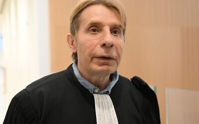 Olivier Pardo, avocat français, arrive au tribunal de grande instance de Paris, le 4 novembre 2022. (Crédit : Emmanuel DUNAND / AFP)