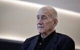 L'ancien Premier ministre Ehud Olmert, à Paris, en France, le 9 juin 2025. (Crédit : Stéphane de Sakutin/AFP)