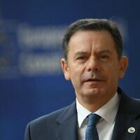 Le Premier ministre portugais Luis Montenegro arrive pour assister au Conseil européen à Bruxelles le 26 juin 2025. (Crédit : NICOLAS TUCAT / AFP)
