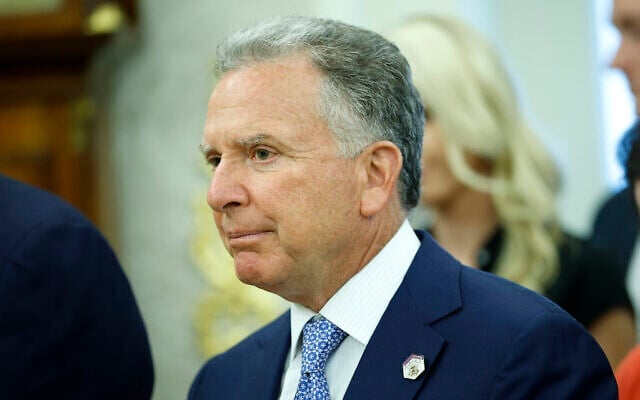 L'envoyé spécial américain pour le Moyen-Orient, Steve Witkoff, assistant à une réunion entre le président américain Donald Trump et le secrétaire général de l'OTAN, Mark Rutte, dans le Bureau ovale de la Maison Blanche, à Washington, le 14 juillet 2025. (Crédit : Kevin Dietsch/Getty Images via AFP) L'envoyé spécial américain pour le Moyen-Orient, Steve Witkoff, assistant à une réunion entre le président américain Donald Trump et le secrétaire général de l'OTAN, Mark Rutte, dans le Bureau ovale de la Maison Blanche, à Washington, le 14 juillet 2025. (Crédit : Kevin Dietsch/Getty Images via AFP)