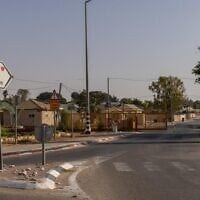 L'entrée du Moshav Mivtachim, près de la frontière de Gaza dans le sud d'Israël, le 13 septembre 2024. (Crédit : Yossi Aloni FLASH90)