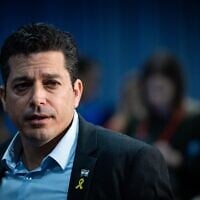 Le ministre des Affaires de la diaspora, Amichai Chikli, assiste à une conférence organisée par son ministère, le 27 mars 2025. (Yonatan Sindel / Flash90)