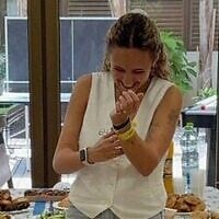 L'ex-otage Romi Gonen avant sa libération de l'hôpital Sheba, Tel Aviv, le 10 juillet 2025. (Crédit : Instagram)
