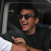 Edan Alexander, ancien otage du Hamas, retourne dans sa ville natale de Tenafly, dans le New Jersey, le 19 juin 2025. (Crédit : Liri Agami/Flash90)