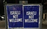 Illustration : Des affiches portant la mention « Les Israéliens ne sont pas les bienvenus » sont apparues à plusieurs endroits à Milan, en Italie, le 26 juin 2025. (Crédit : Afshin Kaboli)