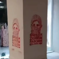 Des actes de vandalisme antisémite au restaurant King David Burger à Athènes, en Grèce, le 12 juillet 2025. (Capture d'écran/ réseaux sociaux)