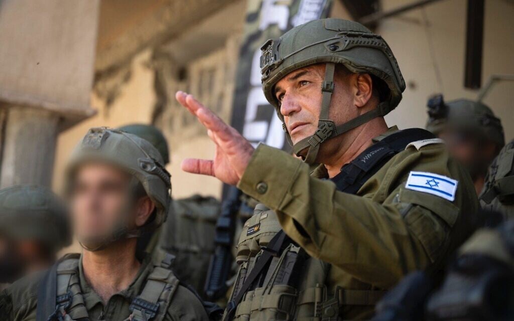 Le chef d'état-major de Tsahal, le lieutenant-général Eyal Zamir, s'adresse aux troupes à Khan Younès, dans le sud de Gaza, le 7 juillet 2025. (Armée israélienne)