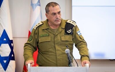 Illustration : Le chef d'état-major, le lieutenant-général Eyal Zamir, s'exprimant lors d'une évaluation de la situation sur plusieurs fronts, le 21 juillet 2025. (Crédit : Armée israélienne)