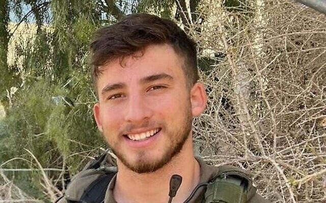 Sergent de première classe Amir Fisher, tué en combattant l'assaut du Hamas contre le kibboutz Kfar Aza le 7 octobre 2023. (Crédit : Armée israélienne) Sergent de première classe Amir Fisher, tué en combattant l'assaut du Hamas contre le kibboutz Kfar Aza le 7 octobre 2023. (Crédit : Armée israélienne)