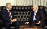 Cette photo diffusée par le bureau de presse de l'Autorité palestinienne (PPO) montre le président Mahmoud Abbas, à droite, rencontrant l'ancien premier ministre britannique Tony Blair à Amman, en Jordanie, le 13 juillet 2025. (Crédit : Thaer GHANAIM / PPO / AFP)