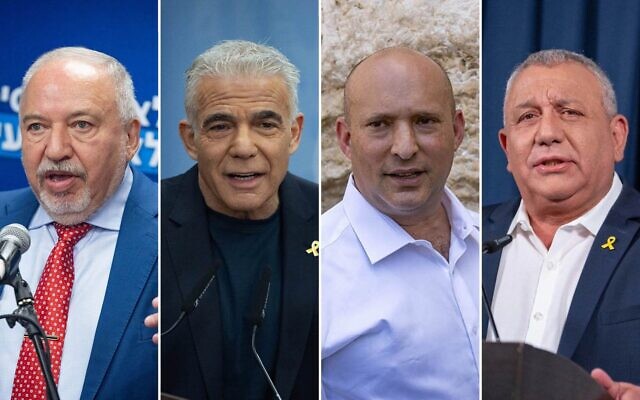 Montage photos (de gauche à droite) :  Le chef du parti Yisrael Beytenu, Avigdor Liberman, le 14 juillet 2025  ; le chef du parti  Yesh Atid, Yaïr Lapid, le 4 août 2025 ; l’ex-Premier ministre Naftali Bennett, le 26 mai 2025  ; l’ex-député Gadi Eisenkot, le 1ᵉʳ juillet 2025. (Crédits : Yonatan Sindel/Flash90 ; Yonatan Sindel/Flash90 ; Yonatan Sindel/Flash90 ; Erik Marmor/Flash90)