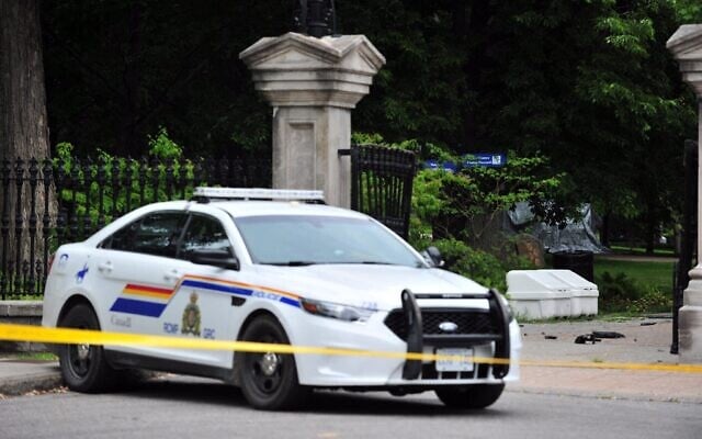 Illustration : Une voiture de police à Ottawa, au Canada, le 2 juillet 2020. (Crédit : Mohamed Kadri/AFP) Illustration : Une voiture de police à Ottawa, au Canada, le 2 juillet 2020. (Crédit : Mohamed Kadri/AFP)