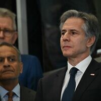 Le secrétaire d'État américain sortant, Antony Blinken, faisant ses adieux au personnel du département d'État, à Washington, le 17 janvier 2025. (Crédit : Andrew Caballero-Reynolds/AFP)